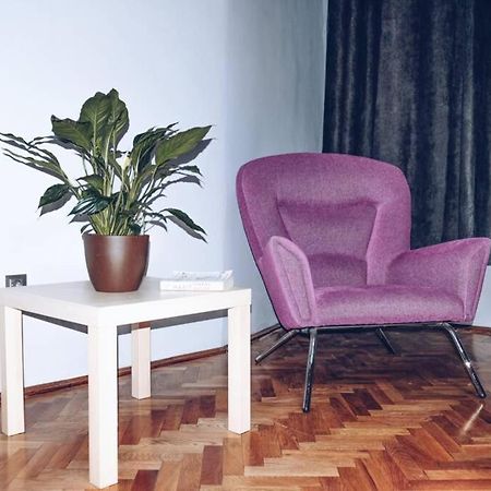 ☆Modern High Ceiling Apartment - Heart Of The City Oradea Eksteriør billede