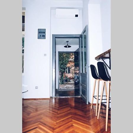 ☆Modern High Ceiling Apartment - Heart Of The City Oradea Eksteriør billede
