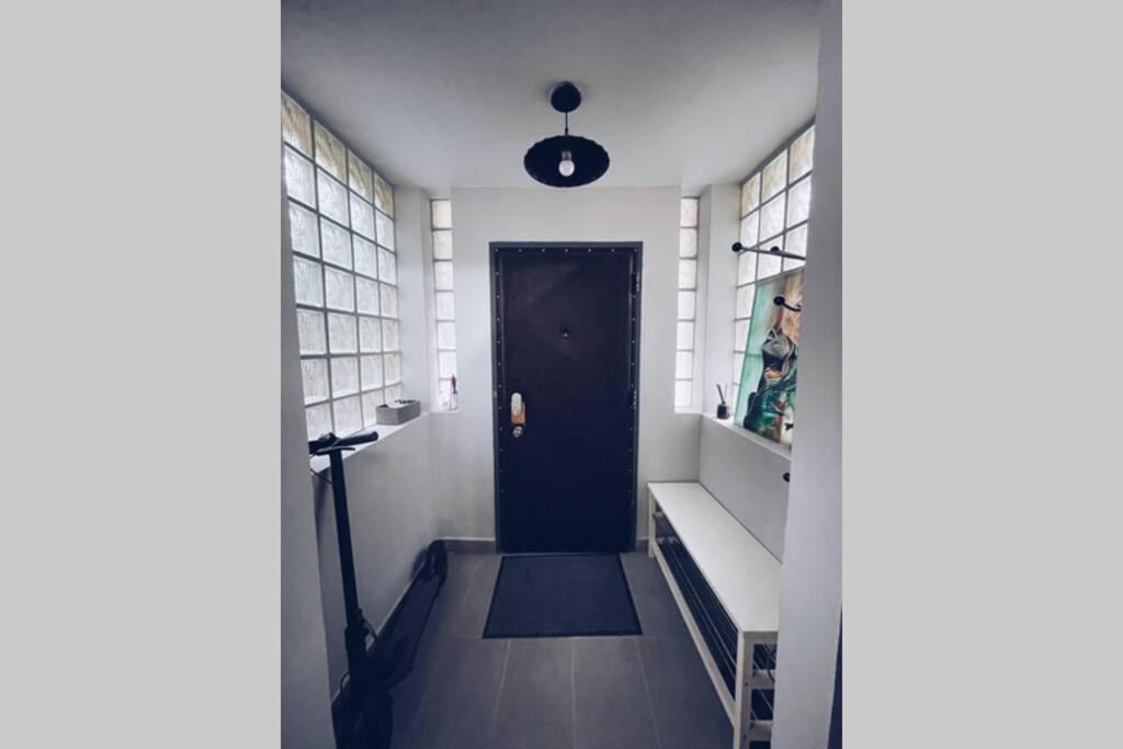 ☆Modern High Ceiling Apartment - Heart Of The City Oradea Eksteriør billede